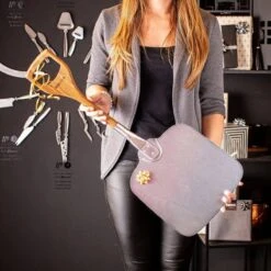 Boska Pizzaschep Barbecue - Kort Handvat - Stabiel - Aluminium - Eikenhout - BBQ Accessoires 26 Boska Pizzaschep Barbecue - Kort Handvat - Stabiel - Aluminium - Eikenhout - BBQ Accessoires -Beste Barbecue Grill winkel 1200x1200 321