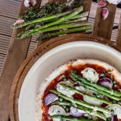 Boska Pizzaplank Friends L - BBQ Accessoires - Eikenhout - Handige Opvanggeul - Ø 34 Cm -Beste Barbecue Grill winkel 1200x1200 464