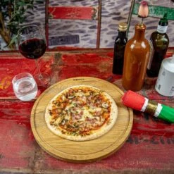 Boska Pizzaplank Friends L - BBQ Accessoires - Eikenhout - Handige Opvanggeul - Ø 34 Cm -Beste Barbecue Grill winkel 1200x1200 466