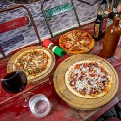 Boska Pizzaplank Friends L - BBQ Accessoires - Eikenhout - Handige Opvanggeul - Ø 34 Cm -Beste Barbecue Grill winkel 1200x1200 471