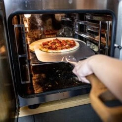 Boska Pizzasteen Deluxe - Voor Oven & BBQ - Knapperige Pizza's - Ø 29.5 Cm - BBQ Accessoires -Beste Barbecue Grill winkel 1200x1200 667