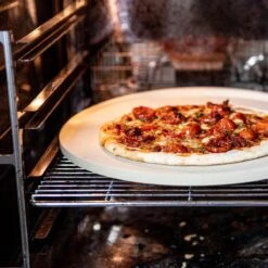 Boska Pizzasteen Deluxe - Voor Oven & BBQ - Knapperige Pizza's - Ø 29.5 Cm - BBQ Accessoires -Beste Barbecue Grill winkel 1200x1200 670