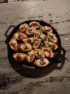 Valhal Outdoor Skillet / Plancha / Koekenpan - Gietijzer - Diameter 35cm, Twee Handvatten, VH35F -Beste Barbecue Grill winkel 900x1200 23